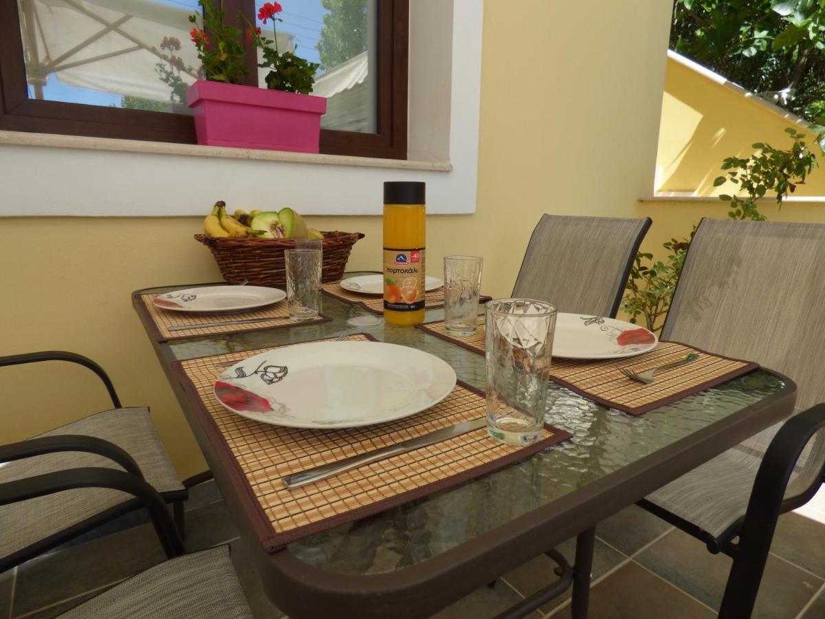 Natashas Apartments Ypsos Zewnętrze zdjęcie